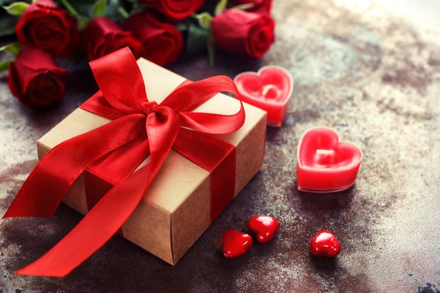 Що подарувати на 14 лютого