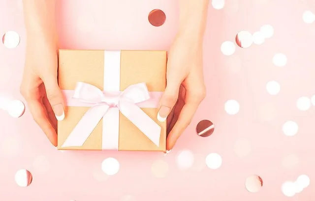 що подарувати подрузі на День Народження 20 років