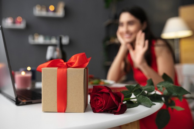 150+ найкращих ідей недорогих подарунків на 8 Березня