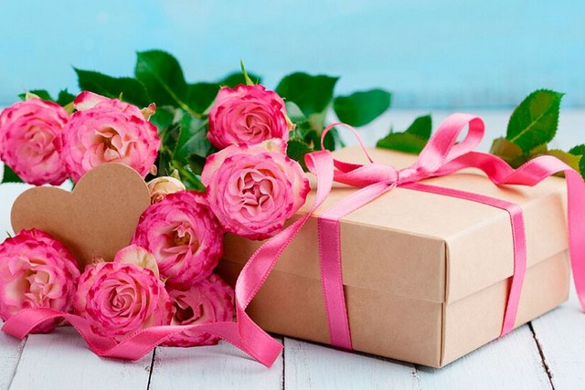 що подарувати на 8 Березня мамі