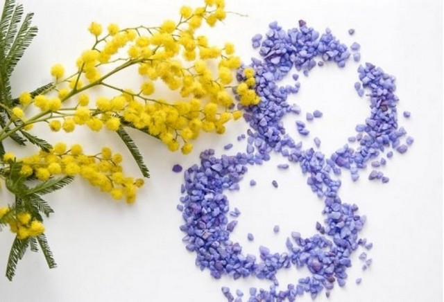 що подарувати вихователю на 8 Березня