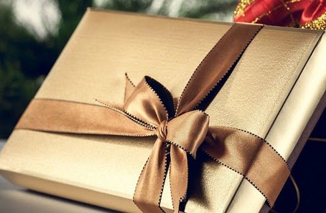 Що подарувати хрещеному батьку на День Народження