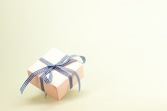 що можна подарувати мамі на 34 роки