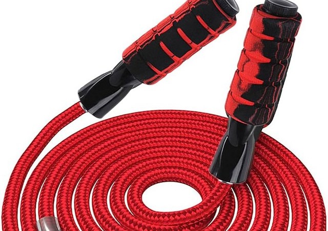 Скакалка з утруднювачами.