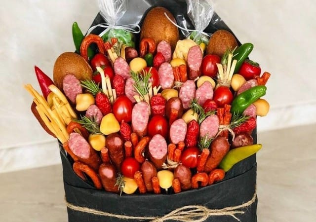 букети із сиру, риби, морепродуктів та інших делікатесів
