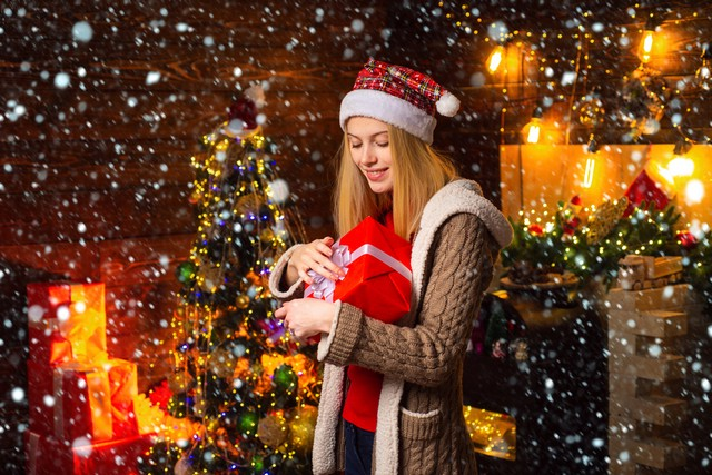 How to Choose a Christmas Gift for Your Girlfriend